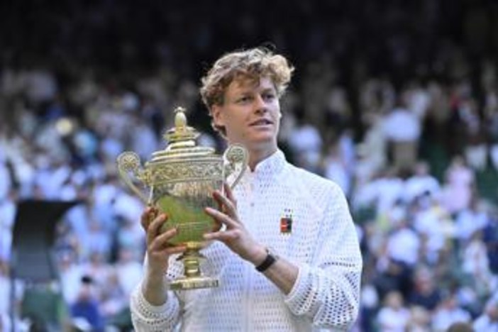 Wimbledon, Sinner show a cena dei vincitori: "Sono brillo, ho fallito esame della patente"