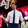 Stasera tutto è possibile, torna il comedy show con De Martino: oggi su Rai 2