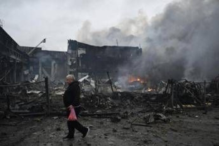 Ucraina, ancora droni russi contro Kiev: morti e feriti nella capitale Ucraina, ancora droni russi contro Kiev: morti e feriti nella capitale