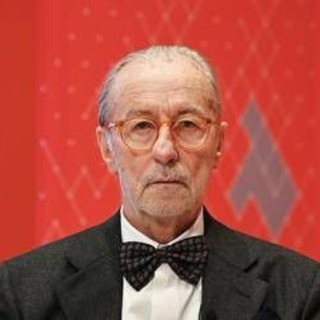 Vittorio Feltri, aggredito sotto casa a Milano: "Gli ho sferrato un pugno mostruoso" Vittorio Feltri, aggredito sotto casa a Milano: "Gli ho sferrato un pugno mostruoso"