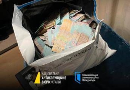 Appalti per l'energia, scandalo in Ucraina: coinvolti ministro ed ex socio Zelensky