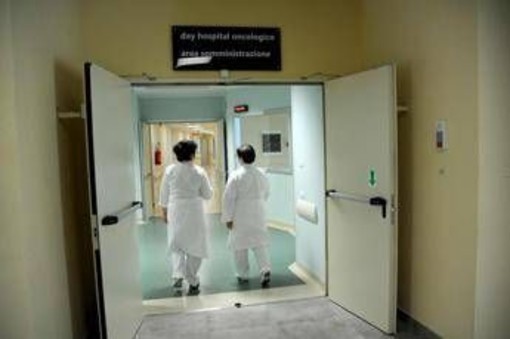 Tumori: report Favo, 'diritti di 4 mln di italiani a rischio per ritardi burocrazia' Tumori: report Favo, 'diritti di 4 mln di italiani a rischio per ritardi burocrazia'