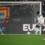 Roma-Cagliari, mano di Pisilli e calcio di rigore per i sardi