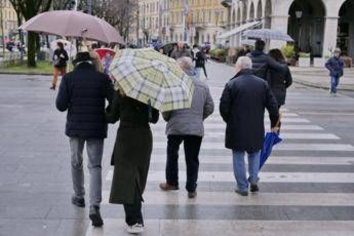Maltempo, allerta meteo gialla oggi 4 febbraio: l'avviso per 12 regioni Maltempo, allerta meteo gialla oggi 4 febbraio: l'avviso per 12 regioni