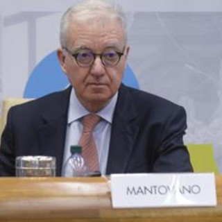 Truffa su Whatsapp, falsi messaggi attribuiti a Mantovano: la nota di Palazzo Chigi Truffa su Whatsapp, falsi messaggi attribuiti a Mantovano: la nota di Palazzo Chigi