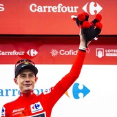 Uae vince cronosquadre alla Vuelta, Vingegaard torna in rosso