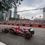 Ferrari, che confusione a Singapore: Leclerc 'spinge' Norris a muro in pit lane