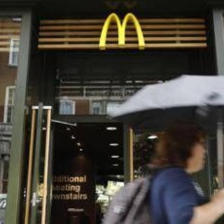 Era commesso al McDonald's, 50 anni dopo... apre sei ristoranti