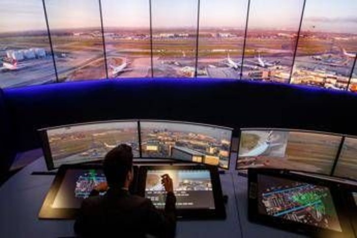 Cyberattacco colpisce aeroporti Bruxelles, Berlino e Heathrow a Londra: cancellazioni e voli in ritardo