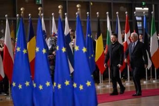 Ucraina, Ue approva nuove sanzioni contro la Russia. Zelensky: "Più pressione per cessate il fuoco" Ucraina, Ue approva nuove sanzioni contro la Russia. Zelensky: "Più pressione per cessate il fuoco"