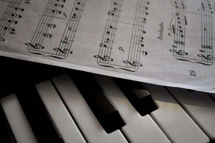 Musica, novembre dedicato a compositori e interpreti spagnoli su Tivusat