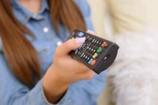 L'ansia da guerra fa volare gli ascolti tv notturni, boom per notizie e film horror L'ansia da guerra fa volare gli ascolti tv notturni, boom per notizie e film horror