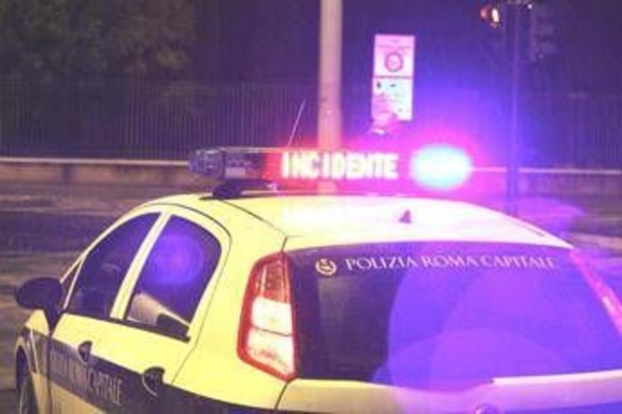 Roma, calciatore muore in incidente sul Gra: squadra ritira la maglia numero 12 Roma, calciatore muore in incidente sul Gra: squadra ritira la maglia numero 12