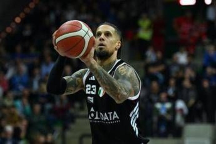 Virtus-Maccabi, polemiche in Eurolega. Meneghin: &quot;Va giocata, politica fuori da sport&quot;