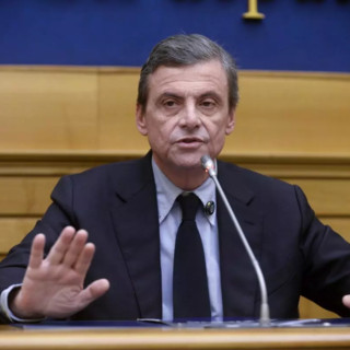 Dfp, Calenda “Documento inesistente, non c’è idea di Paese”