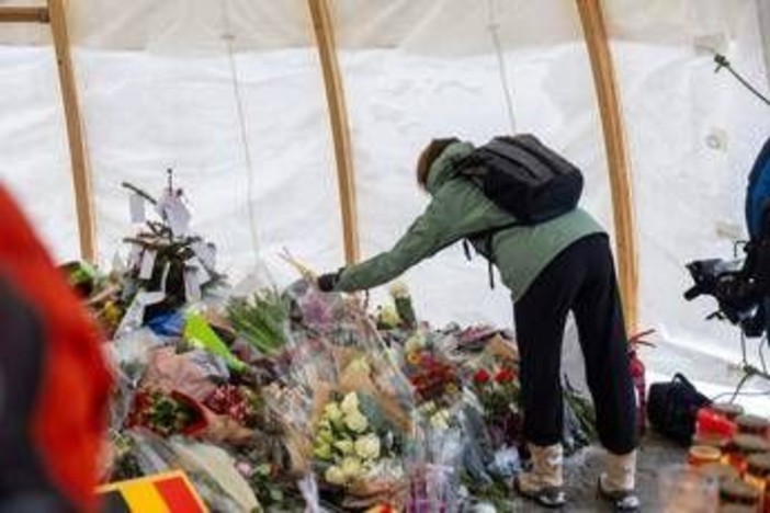 Crans-Montana, "risarcimenti urgenti": 10mila euro per ogni vittima Crans-Montana, "risarcimenti urgenti": 10mila euro per ogni vittima