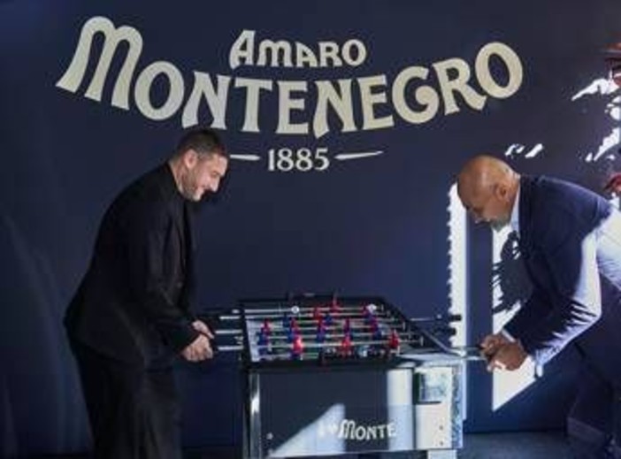 Amaro Montenegro celebra l'amicizia, Spalletti e Totti insieme nel nuovo spot Amaro Montenegro celebra l'amicizia, Spalletti e Totti insieme nel nuovo spot