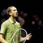 Medvedev, show a Rotterdam contro... le palline