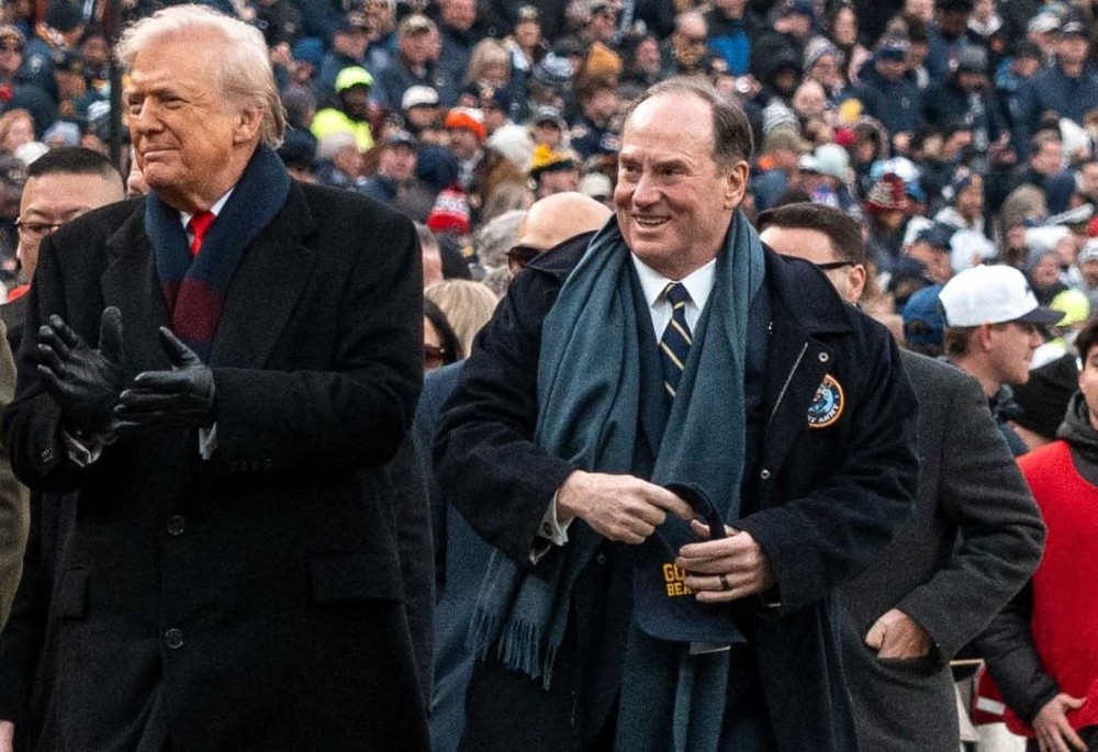 Usa, licenziato il segretario della Marina John Phelan