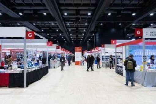 A 'Più libri Più liberi' continua la protesta, sabato stand oscurati A 'Più libri Più liberi' continua la protesta, sabato stand oscurati