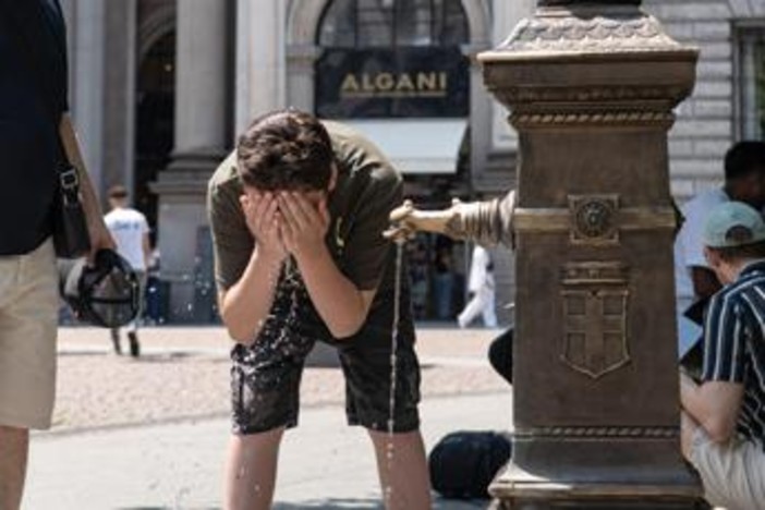 Continua l'ascesa dell'afa, oggi bollino rosso per caldo in 17 città