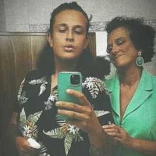 Uccide moglie e figlio a fucilate, il post del ragazzo: "Per mio padre meglio morto che gay"