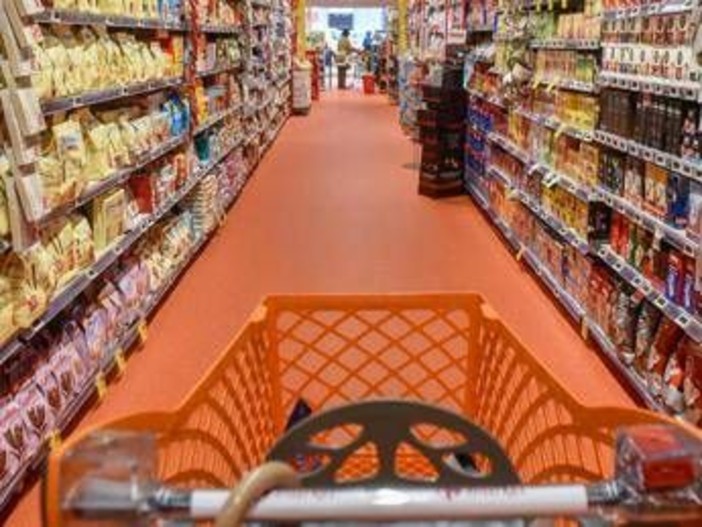 La domenica chiudono i supermercati? Intanto nella Gdo si apre il dibattito La domenica chiudono i supermercati? Intanto nella Gdo si apre il dibattito