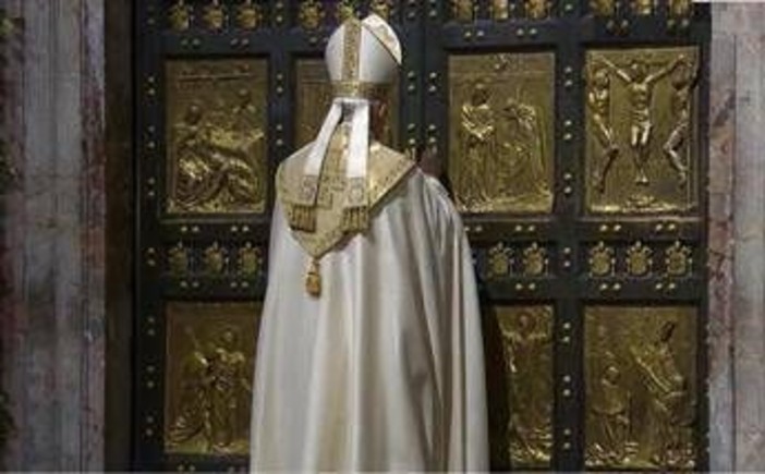 Giubileo, Papa chiude la Porta Santa di S. Pietro aperta da Francesco Giubileo, Papa chiude la Porta Santa di S. Pietro aperta da Francesco