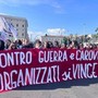 Studenti e lavoratori in piazza, cortei in tutta Italia: scontri a Roma e Torino