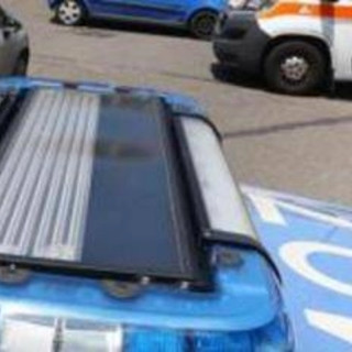 Aggredisce con un taglierino i genitori mentre dormono, arrestato 14enne Aggredisce con un taglierino i genitori mentre dormono, arrestato 14enne