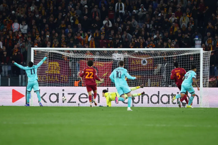 Il Bologna ai quarti di Europa League, Roma ko ai supplementari