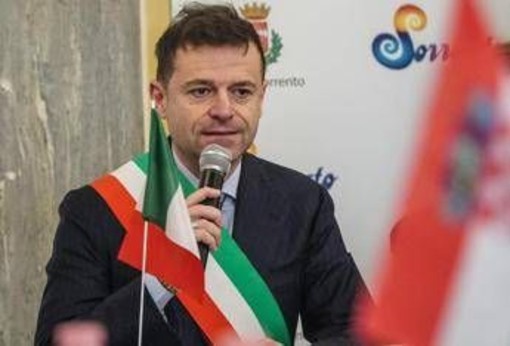 Sorrento, arrestato il sindaco. L'accusa: intascava una mazzetta