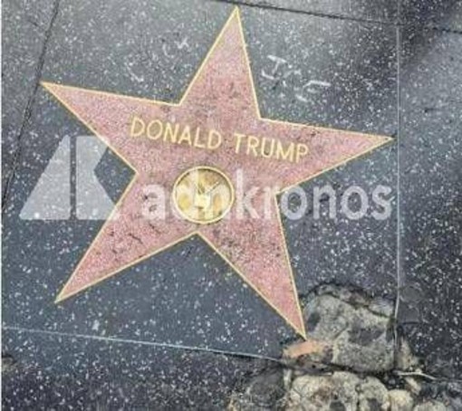Trump, la stella a Hollywood è 'rotta'. E c'è un insulto all'Ice