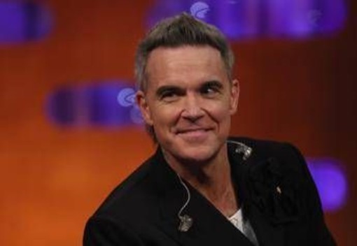 Robbie Williams torna con l'album 'Britpop', da oggi il primo brano 'Rocket'
