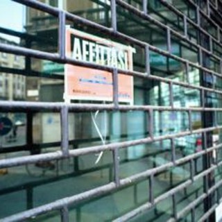 Commercio, in 7 anni -99mila negozi ma sale fatturato +25,7%
