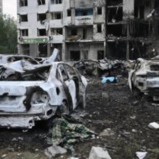Ucraina, missili della Russia su Kiev nella notte: 9 morti Ucraina, missili della Russia su Kiev nella notte: 9 morti