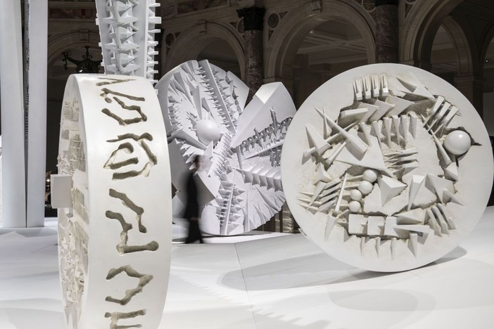 Intesa Sanpaolo, alle Gallerie d’Italia le grandi opere di Arnaldo Pomodoro Intesa Sanpaolo, alle Gallerie d’Italia le grandi opere di Arnaldo Pomodoro
