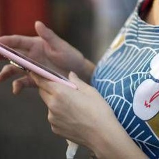 Dieta personalizzata con l'Intelligenza artificiale, il rischio per i teenager: alert degli esperti