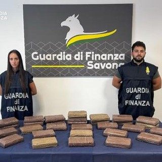Savona, arrestati 2 corrieri con 34 Kg di cocaina occultati in un camper