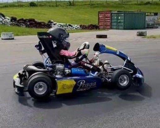 Bambina di cinque anni bandita dalle gare di kart di tutto il mondo, la maxi squalifica Bambina di cinque anni bandita dalle gare di kart di tutto il mondo, la maxi squalifica