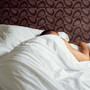 Sonno difficile e stanchezza appena svegli, è colpa dell'orologio biologico: ecco 5 regole per resettarlo