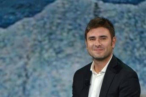 Alessandro Di Battista è arrivato in Italia: atterrato a Ciampino l'aereo da Cuba, cosa sappiamo