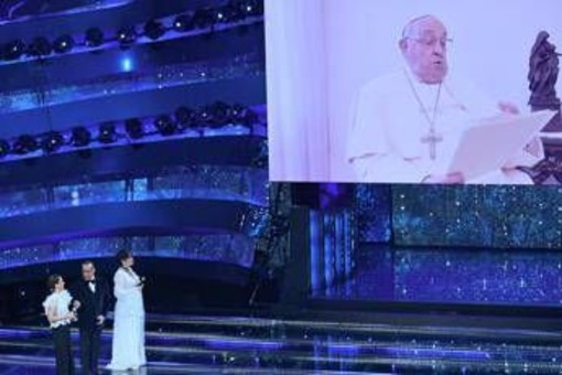 Sanremo 2025, videomessaggio del Papa: registrato due giorni fa &quot;molto volentieri&quot;