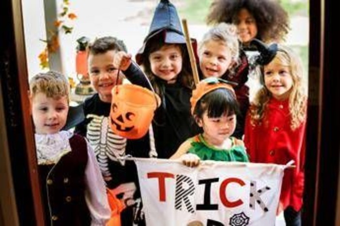 Halloween, prezzi da brivido: feste e travestimenti sempre più cari Halloween, prezzi da brivido: feste e travestimenti sempre più cari