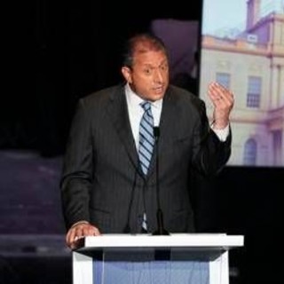 New York, agenti Ice arrestano candidato sindaco democratico