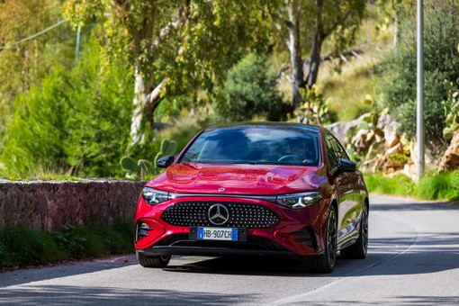 Mercedes-Benz CLA, l’elettrica che ridefinisce l’intelligenza su quattro ruote