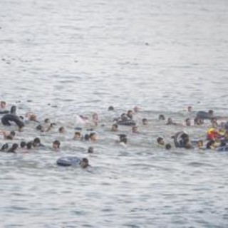 Migranti a Ceuta, Ue: "Solidali con la Spagna e cordoglio per le vittime" Migranti a Ceuta, Ue: "Solidali con la Spagna e cordoglio per le vittime"