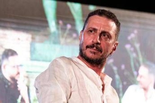 Luca Bizzarri: &quot;Non ho famiglia, sono un fallimento dal punto di vista umano. Il lavoro? È la mia vita&quot;