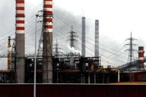 Ex Ilva, licenziamenti sospesi fino a sentenza: governo apre a partecipazione pubblica Ex Ilva, licenziamenti sospesi fino a sentenza: governo apre a partecipazione pubblica