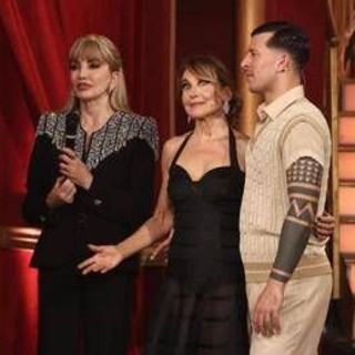 D'Urso show a Ballando, in lacrime per la madre poi attacca: &quot;Dette cose non vere&quot;